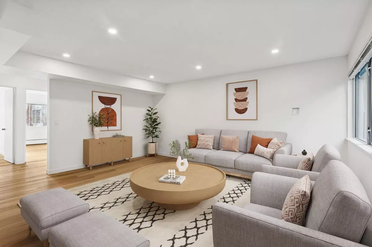 North Vancouver, BC V7N 2L5,879 Westview CRES