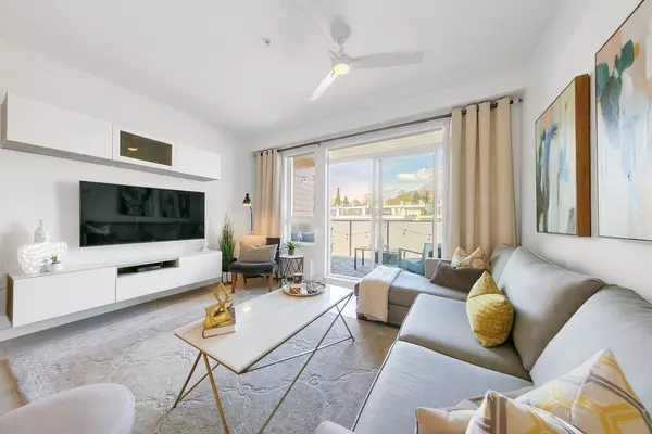 North Vancouver, BC V7M 3E8,711 W 14th ST #410