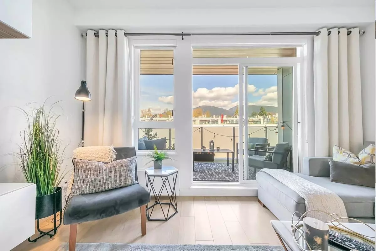 North Vancouver, BC V7M 3E8,711 W 14th ST #410