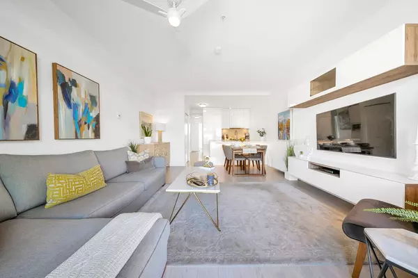 North Vancouver, BC V7M 3E8,711 W 14th ST #410