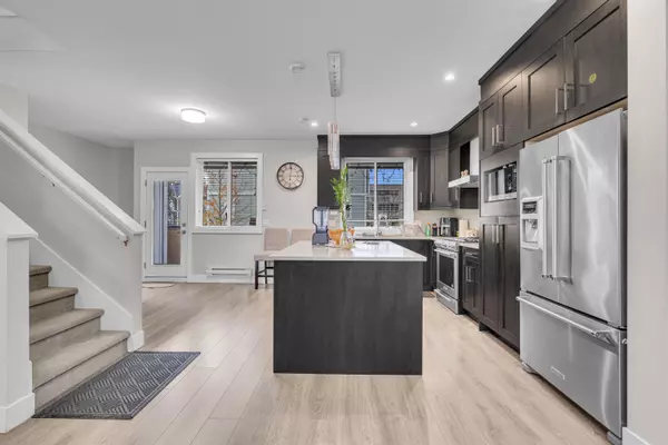 Abbotsford, BC V2T 0H1,32035 Mt Waddington AVE #2