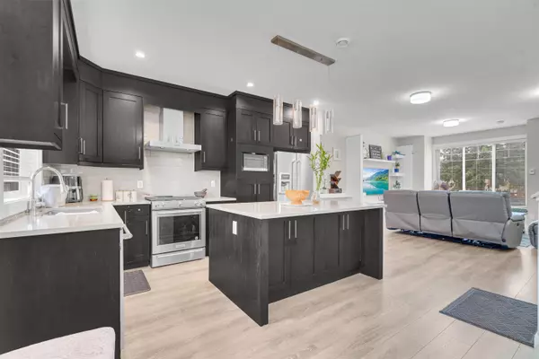 Abbotsford, BC V2T 0H1,32035 Mt Waddington AVE #2