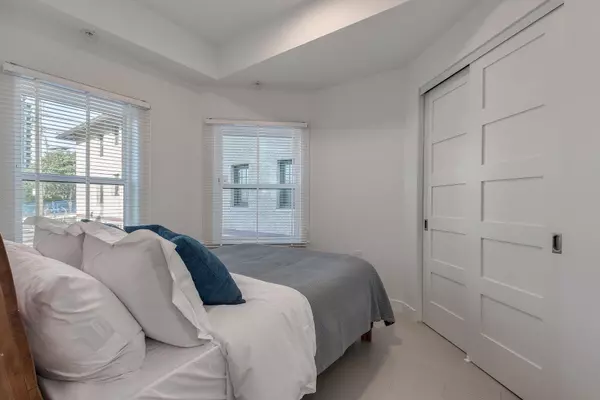 Vancouver, BC V6G 1G2,1431 Haro Street #102