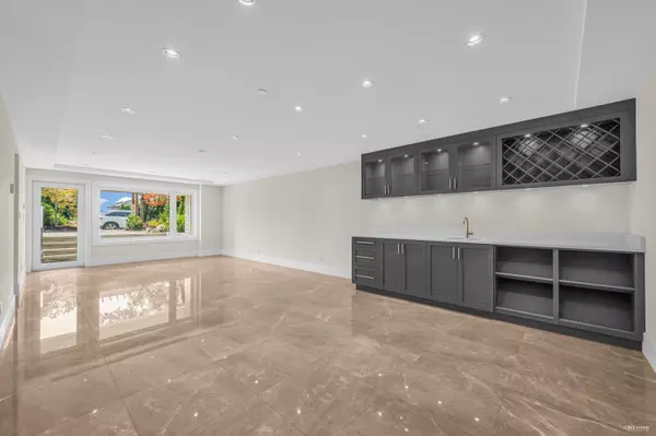 West Vancouver, BC V7T 1N7,12XX Fulton AVE