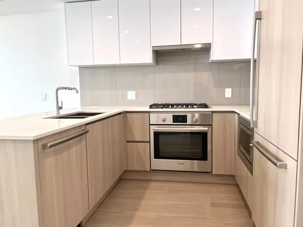 New Westminster, BC V3M 1E9,618 Carnarvon ST #2406