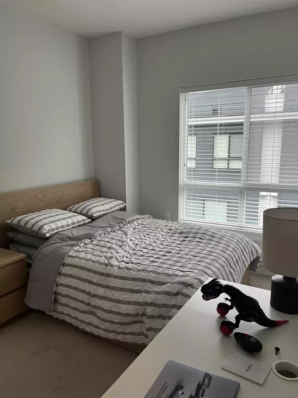 Surrey, BC V3Z 0S4,2280 163 ST #142