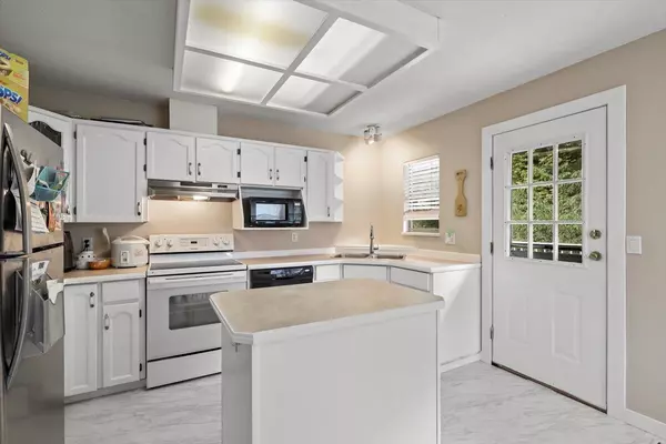 Mission, BC V2V 3N1,8036 Cedar ST