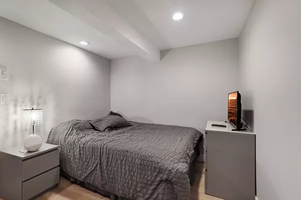 Burnaby, BC V5E 4B8,5770 Mayview CIR