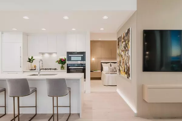 485 W 42nd AVE #2304, Vancouver, BC V5Y 2T3