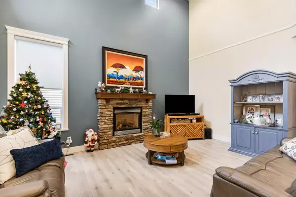 Maple Ridge, BC V2W 0B3,10699 239 ST