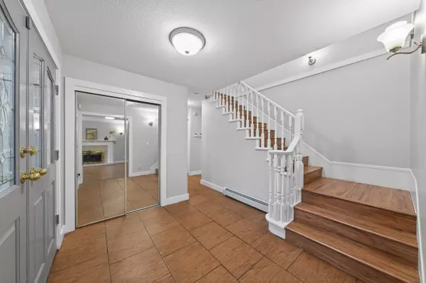 Coquitlam, BC V3E 2M7,2562 Fuchsia PL