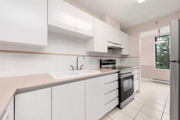 Burnaby, BC V5E 4K2,6622 Southoaks CRES #306