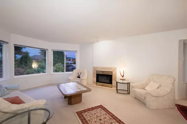 Port Moody, BC V3H 1K8,937 Westmount DR