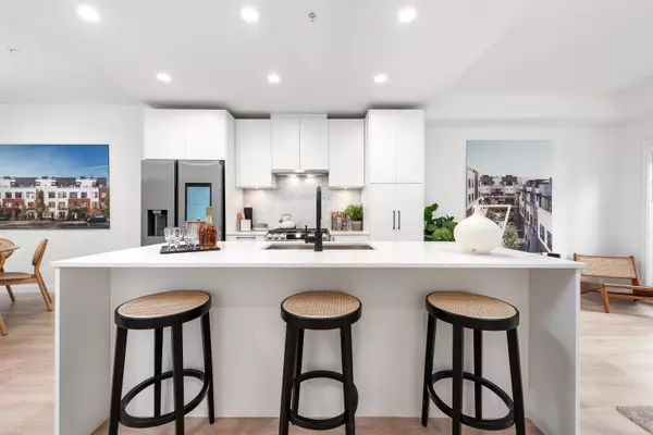 North Vancouver, BC V7L 1E1,535 E 2nd ST #135