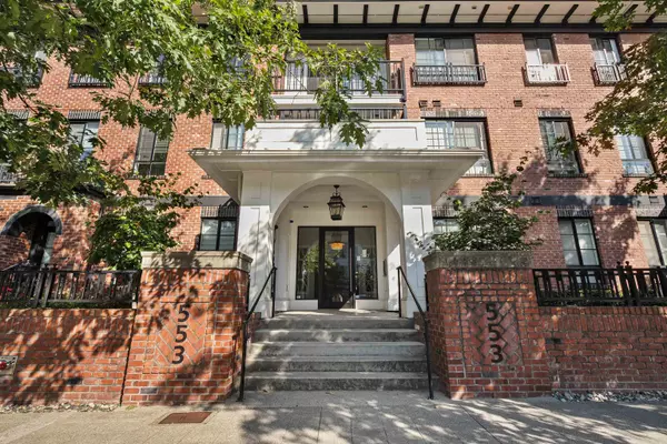 Coquitlam, BC V3J 0B5,553 Foster AVE #301