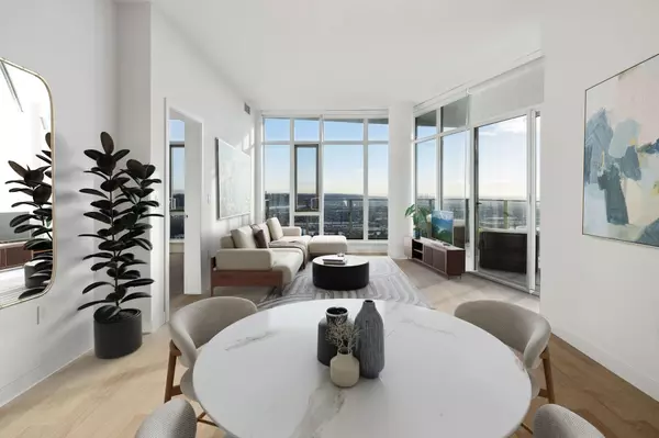 Burnaby, BC V3N 0J7,7769 Park CRES #608