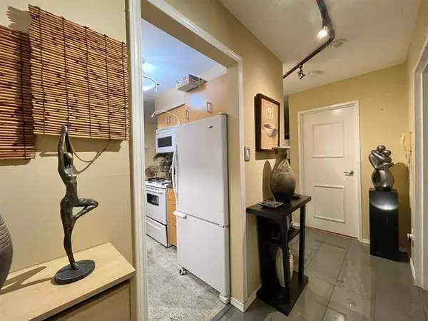 New Westminster, BC V3M 5Z6,1202 London ST #117