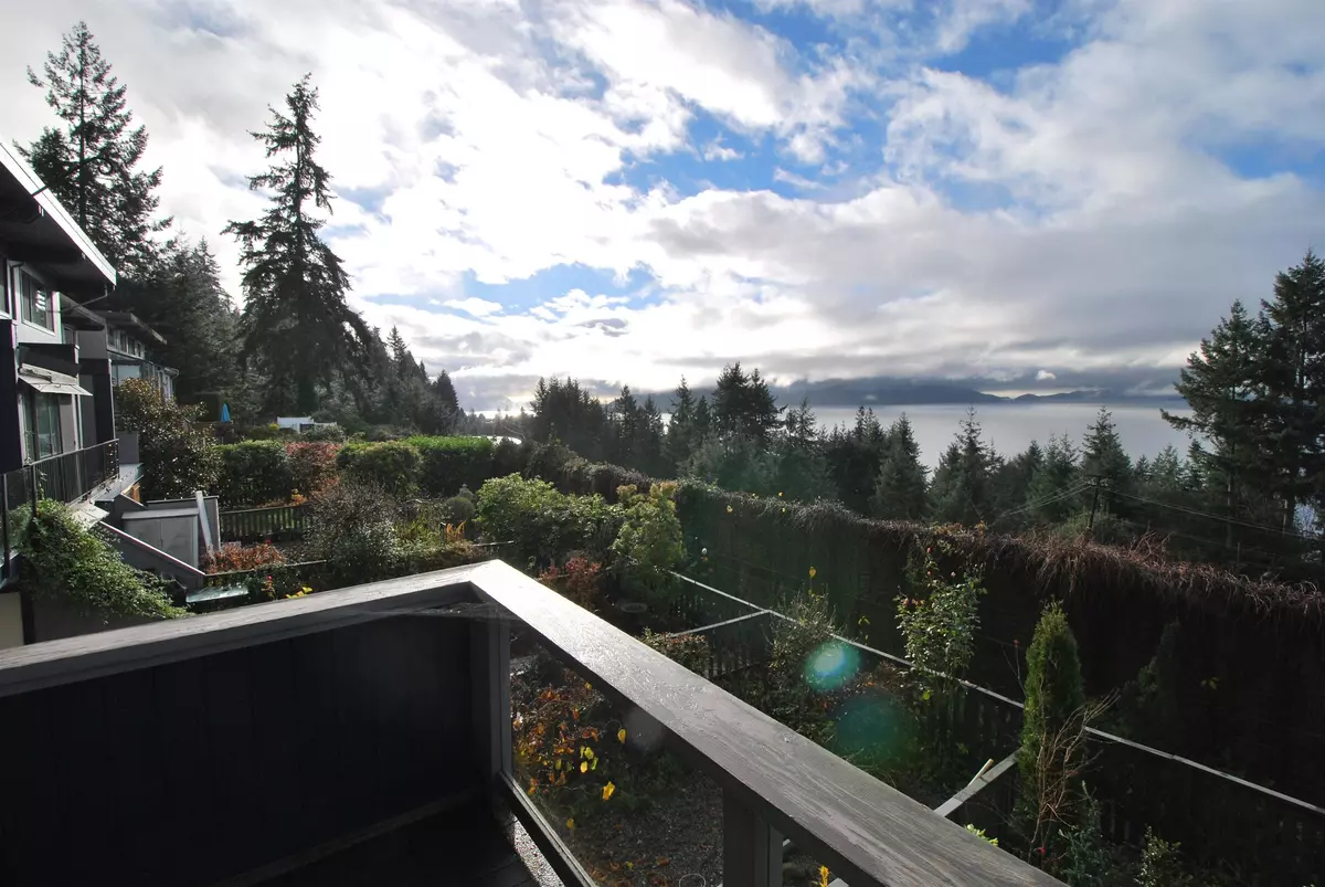 Lions Bay, BC V0N 2E0,410 Crosscreek RD