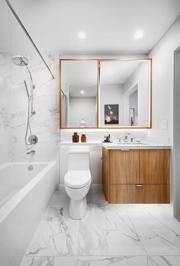 Burnaby, BC V3N 0J8,7728 Park CRES #1204