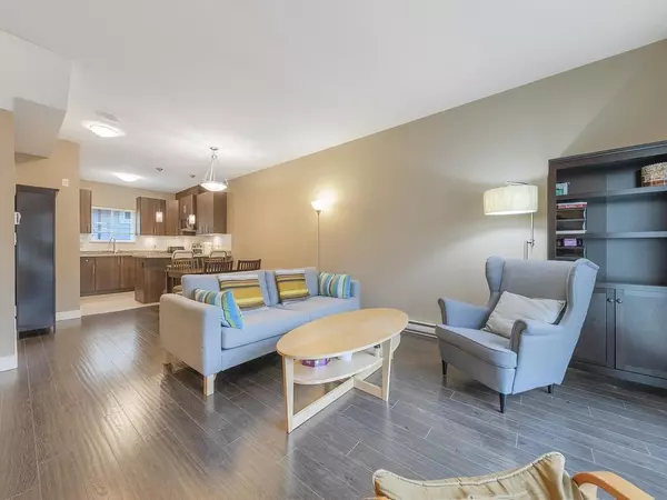 Burnaby, BC V5G 1E5,3888 Norfolk ST #226