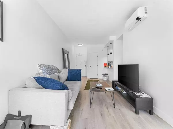 Port Coquitlam, BC V3C 0S6,2180 Kelly AVE #1315