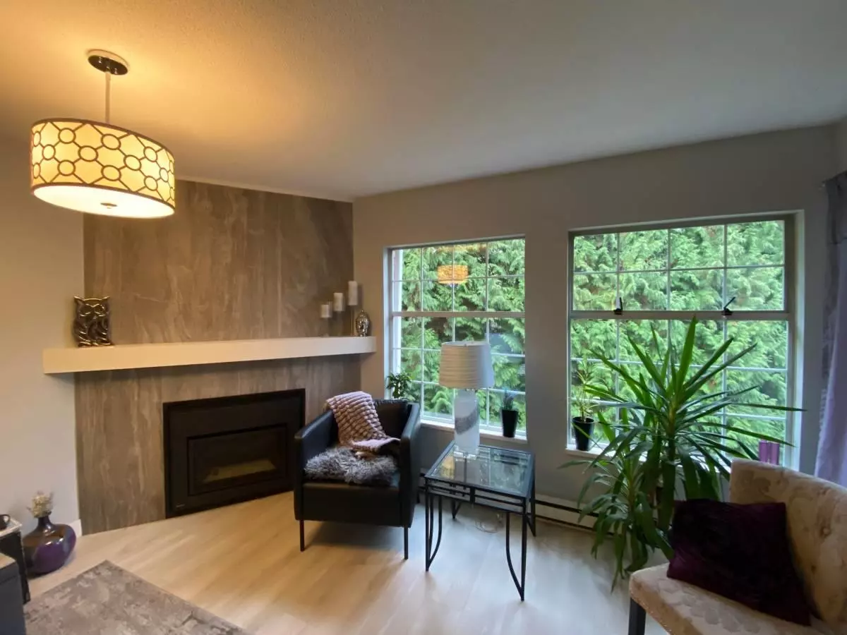 Coquitlam, BC V3B 6X1,2963 Burlington DR