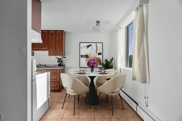 North Vancouver, BC V7P 3E6,2016 Fullerton AVE #911