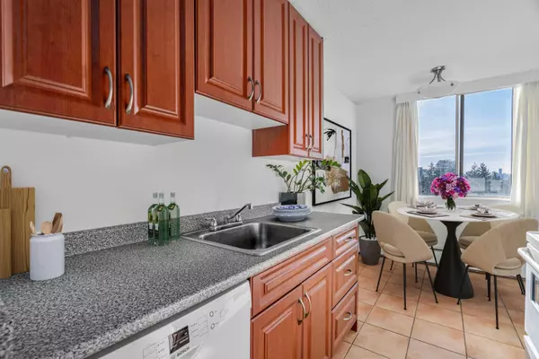 North Vancouver, BC V7P 3E6,2016 Fullerton AVE #911