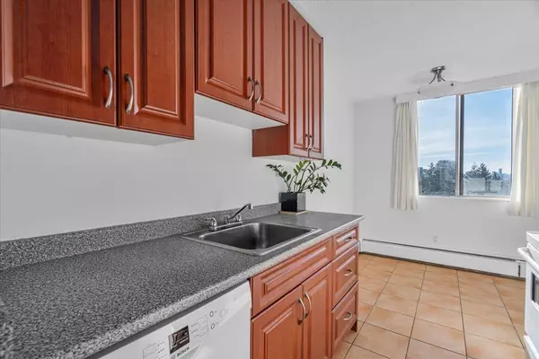 North Vancouver, BC V7P 3E6,2016 Fullerton AVE #911