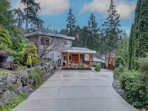 Halfmoon Bay, BC V7Z 1B5,9195 Truman RD