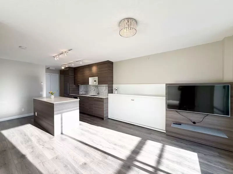 13398 104 AVE, Surrey, BC V3T 1V6