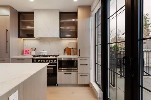 Vancouver, BC V5Y 4B4,197 W King Edward Ave ST