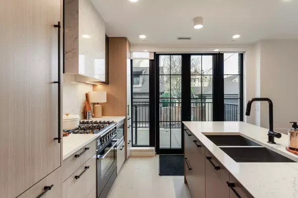 Vancouver, BC V5Y 4B4,197 W King Edward Ave ST