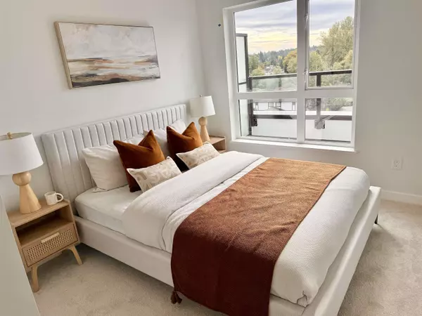 Surrey, BC V3A 2G1,5398 207 ST #301