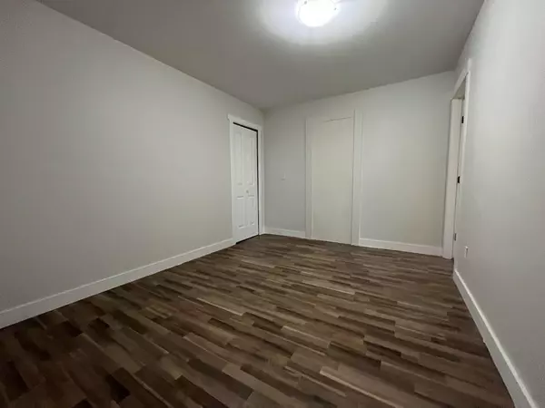 Surrey, BC V3R 1C1,14906 92 AVE #Suite East