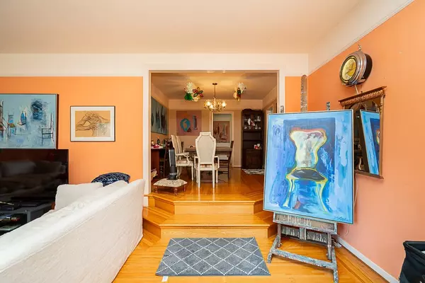 Vancouver, BC V6M 3E3,6138 Granville ST