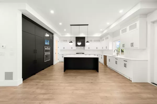 Langley, BC V2Y 3C8,6821 205 ST