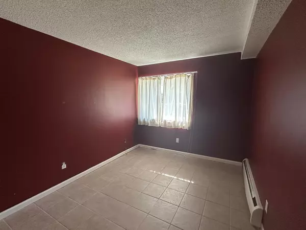 Coquitlam, BC V3J 1X7,1122 King Albert AVE #104