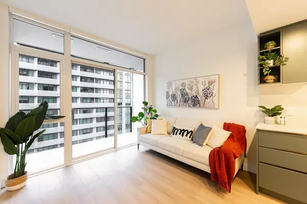 Surrey, BC V3T 0X1,13573 98a AVE #1110