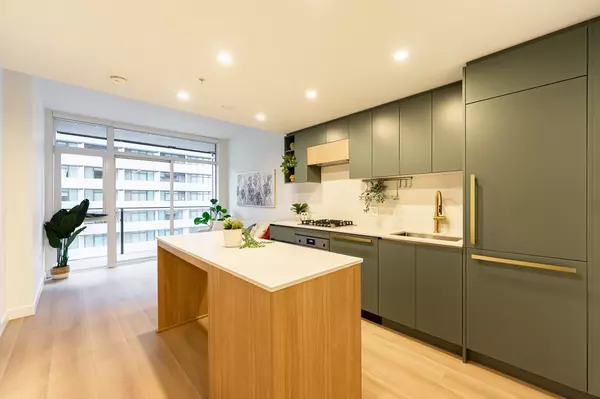 13573 98a AVE #1110, Surrey, BC V3T 0X1