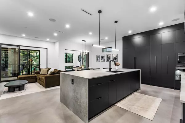 Port Moody, BC V3H 1P3,990 Seaforth WAY