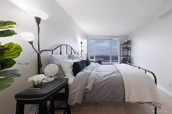 1178 Heffley CRES #3706 Coquitlam, BC V3B 0A7