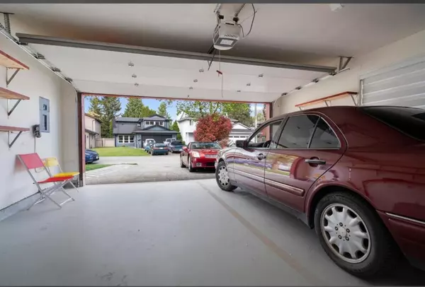 Surrey, BC V3R 7Y9,9679 155 ST