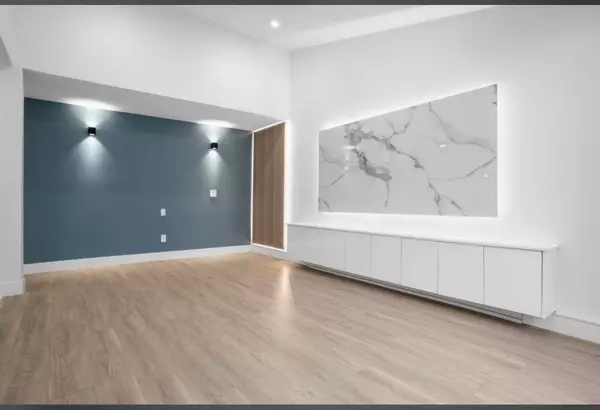 Surrey, BC V3R 7Y9,9679 155 ST