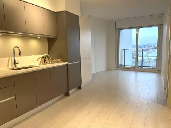 180 E 2nd Avenue #911, Vancouver, BC V5T 0K4