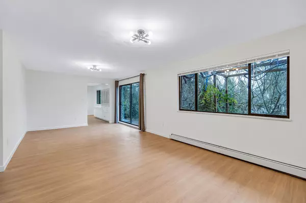 North Vancouver, BC V7N 2A3,3507 St. Andrews AVE #Ground Level