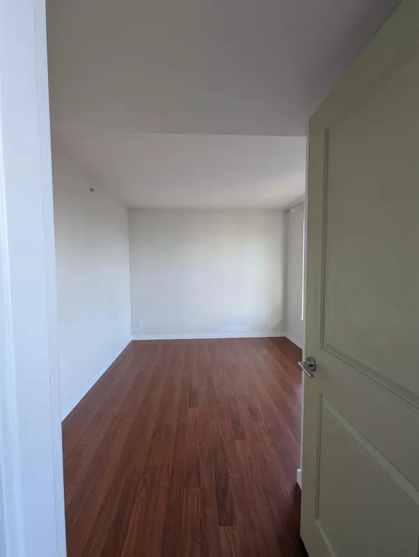 New Westminster, BC V3M 1J9,814 Royal AVE #803