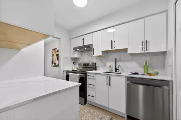 Surrey, BC V3R 7S1,10620 150 ST #803