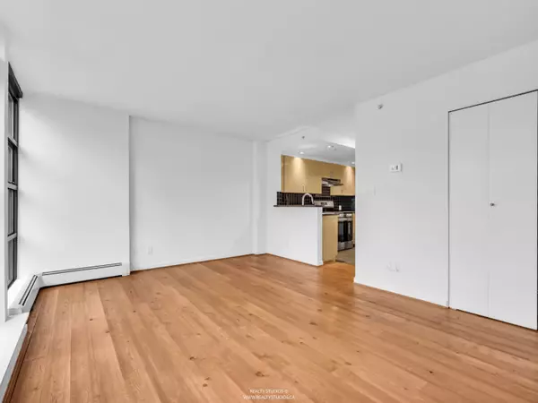 Vancouver, BC V6G 1C7,1688 Robson ST #303