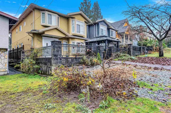 Burnaby, BC V3N 3S8,7332 1st ST